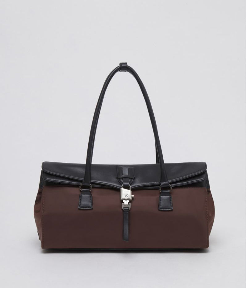 【WE ARE】Korea Archivepke different material lock bag armpit bag OVBAX24520