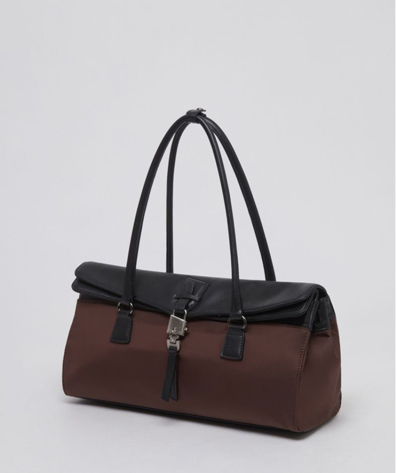 【WE ARE】Korea Archivepke different material lock bag armpit bag OVBAX24520