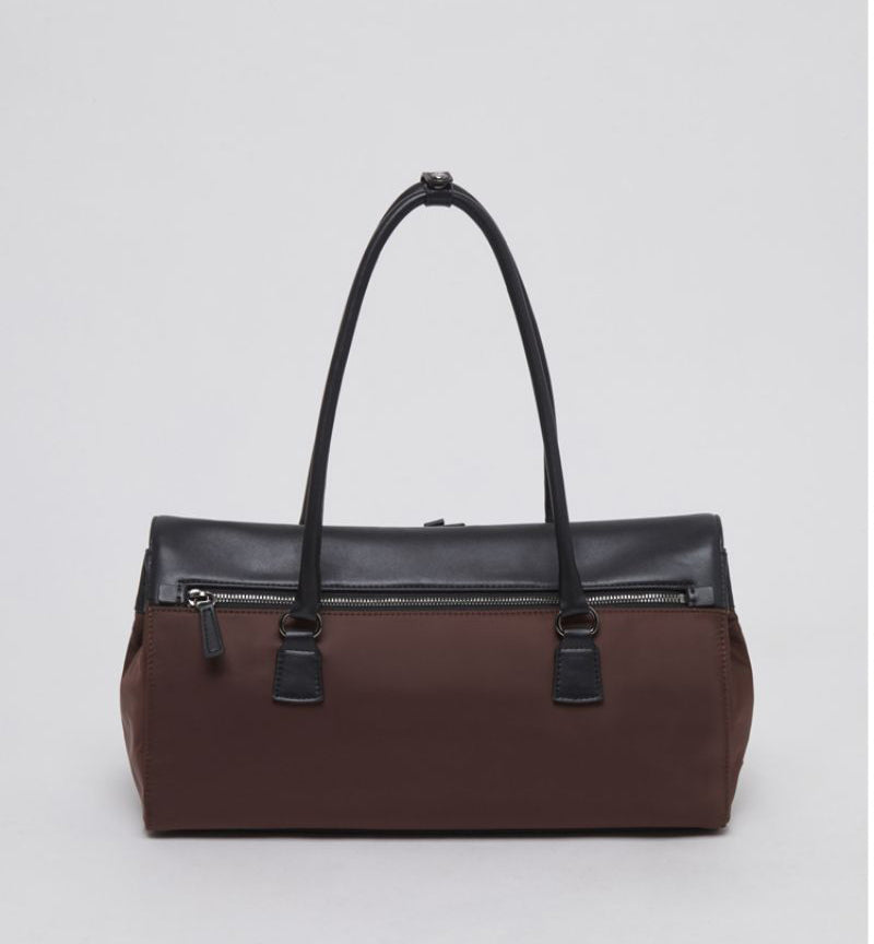 【WE ARE】Korea Archivepke different material lock bag armpit bag OVBAX24520