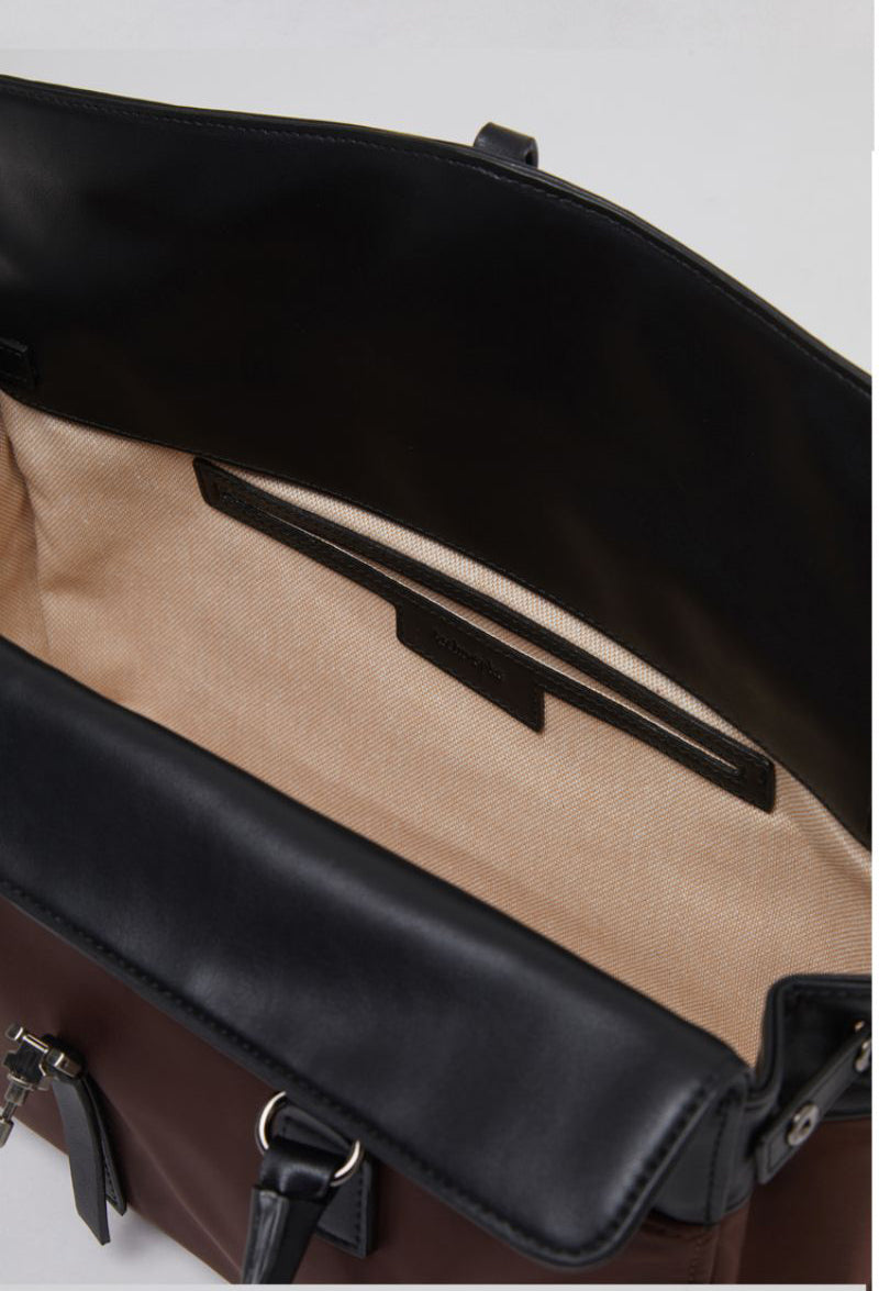 【WE ARE】Korea Archivepke different material lock bag armpit bag OVBAX24520