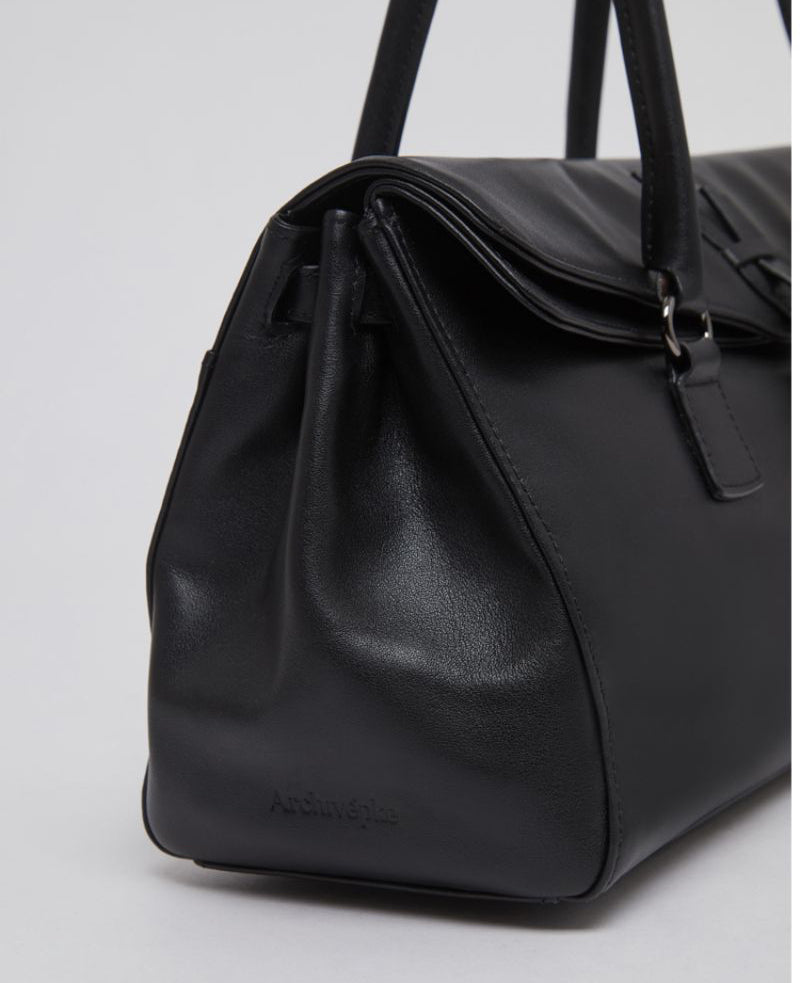 【WE ARE】Korea Archivepke Luv lock duffle armpit bag OVBAX24521