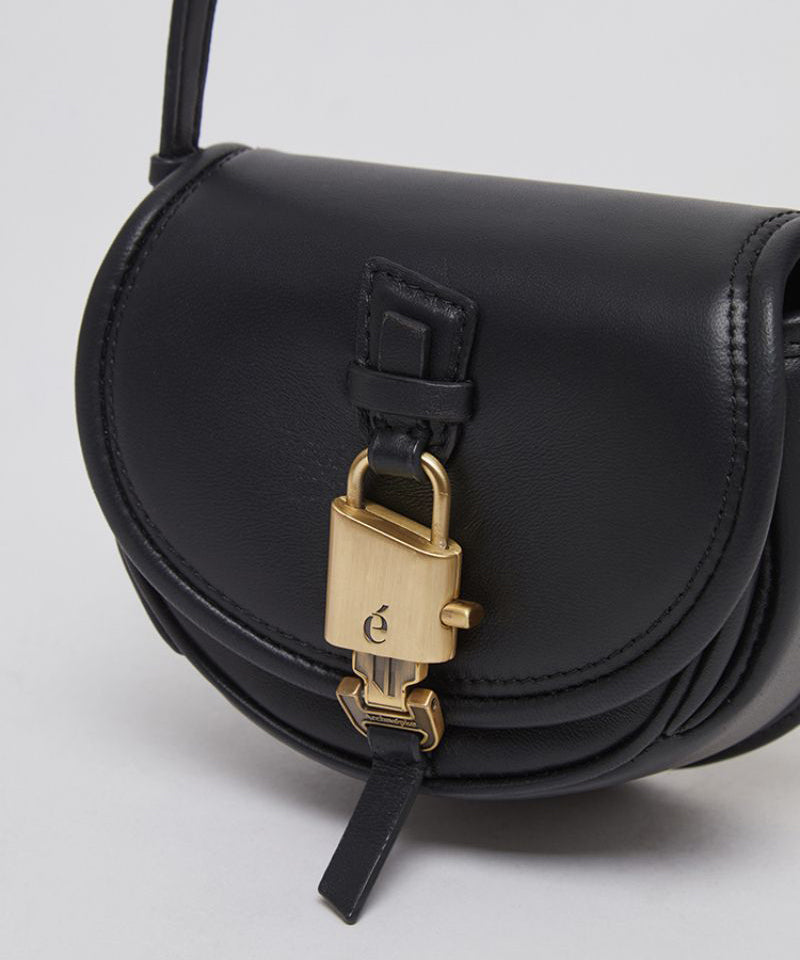 【WE ARE】Korea Archivepke Luv lock mini lock mini messenger bag OVBRX24502