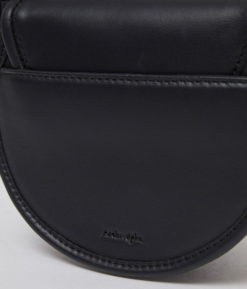 【WE ARE】Korea Archivepke Luv lock mini lock mini messenger bag OVBRX24502