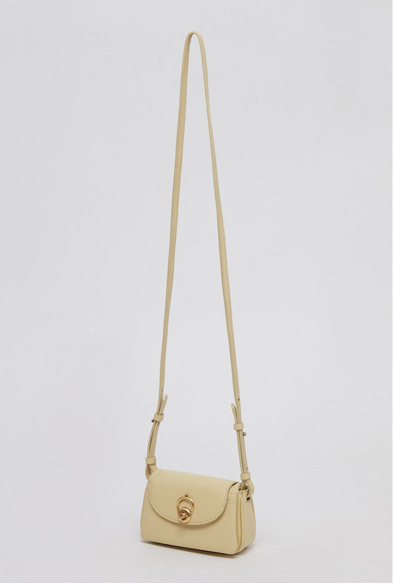 【WE ARE】Korea Archivepke Luv hole mini crossbody mini bag OVBRX24511