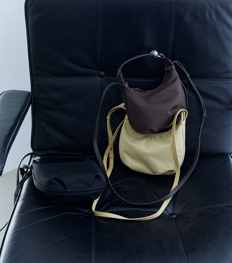 【WE ARE】韓國Archivepke Mini Luv Moon Bag(尼龍) OVBRX25101