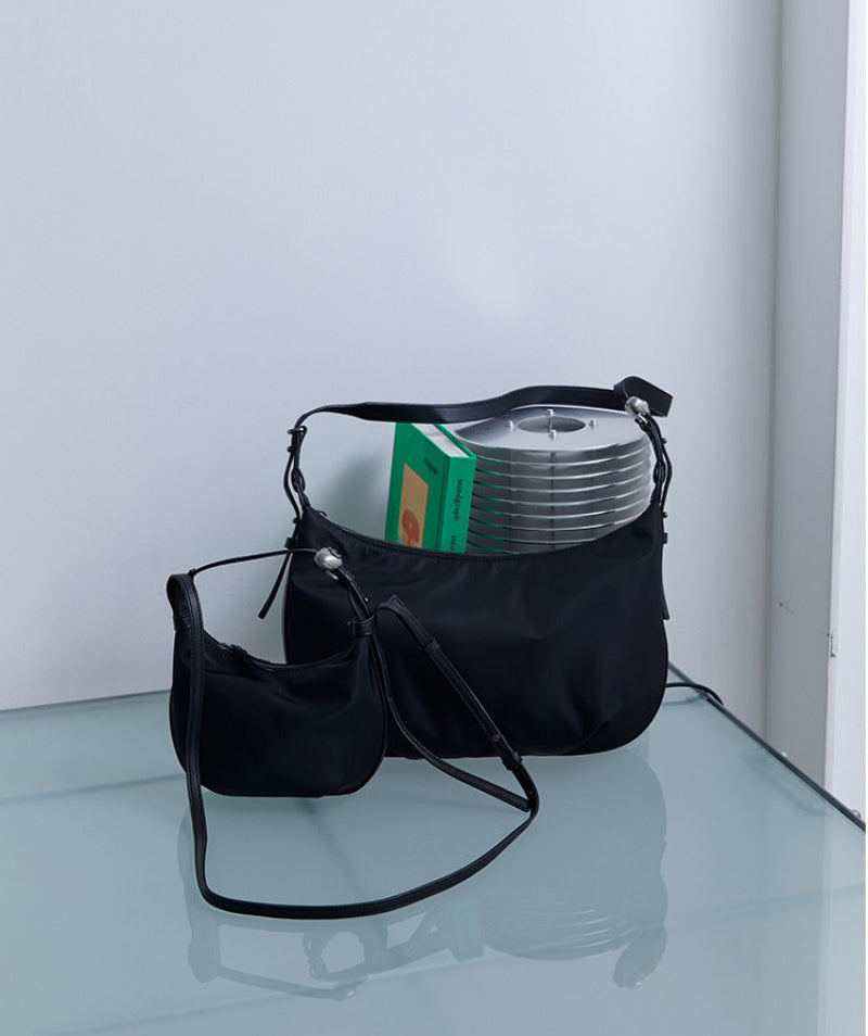 【WE ARE】韓國Archivepke Mini Luv Moon Bag(尼龍) OVBRX25101