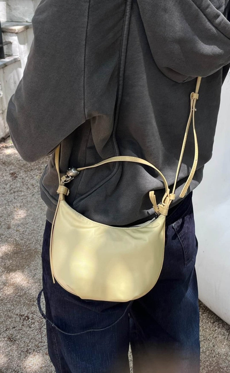 【WE ARE】韓國Archivepke Mini Luv Moon Bag(尼龍) OVBRX25101