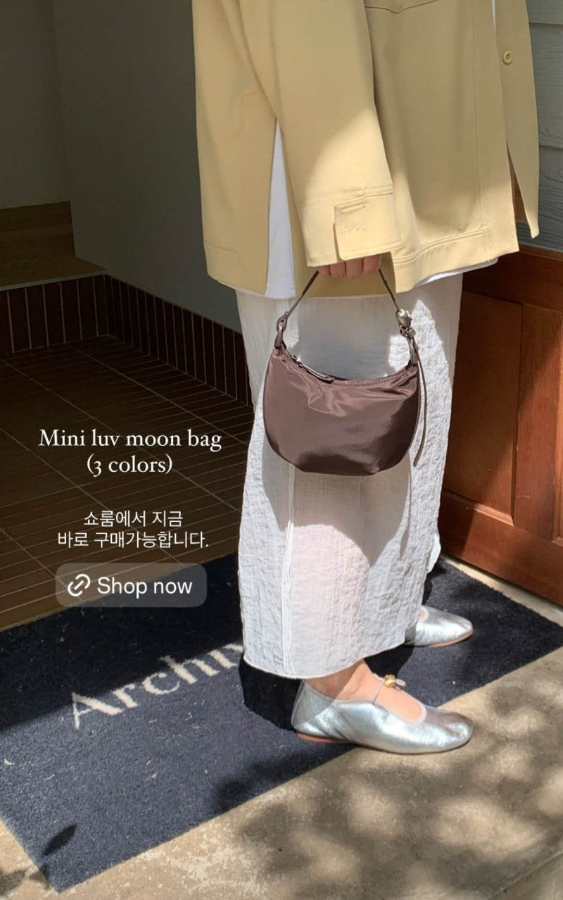 【WE ARE】韓國Archivepke Mini Luv Moon Bag(尼龍) OVBRX25101