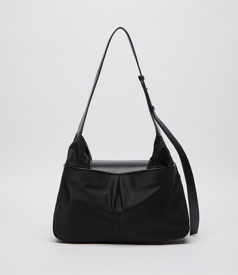 【WE ARE】韓國Archivepke Lock cargo bag OVBAX25310