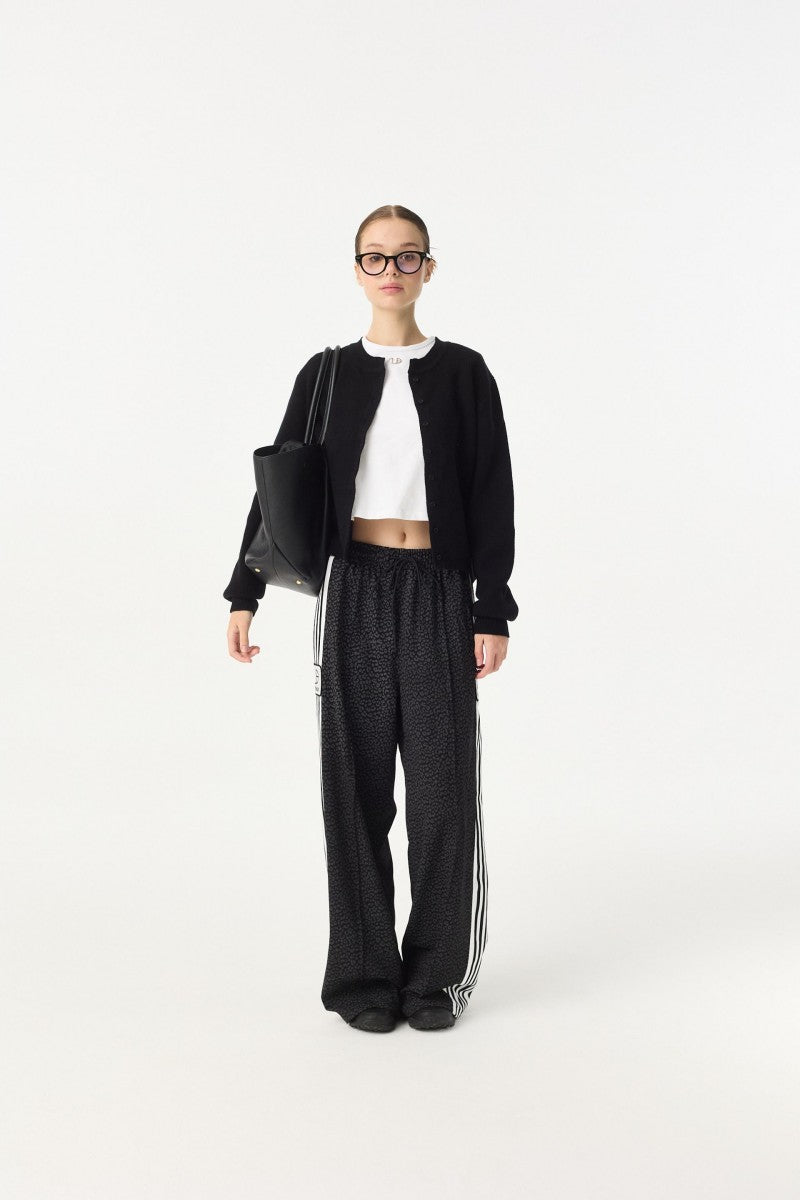 【WE ARE】韓國DONTBELATE 側logo豹紋直筒運動褲