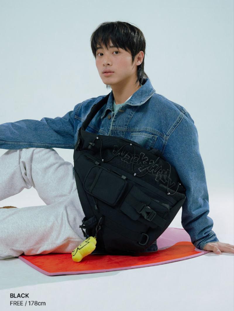 【WE ARE】Korea wacky Willy crossbody bag WA2501CB03
