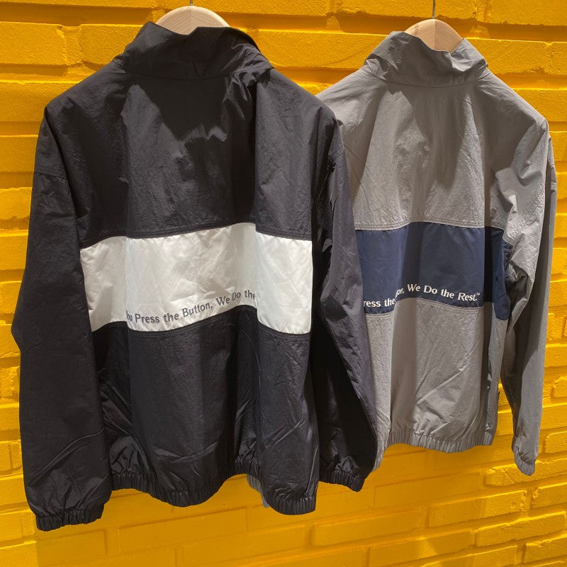 【WE ARE】Korea KODAK Kodak color matching large LOGO jacket K5123EJKQ1