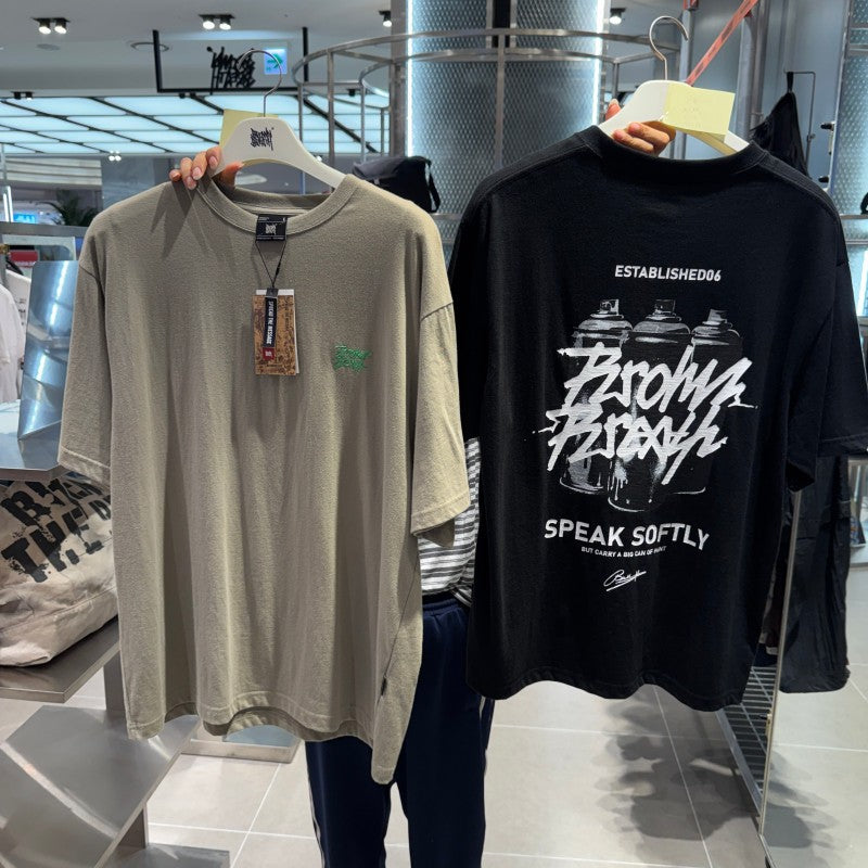 【WE ARE】韓國BROWNBREATH 背面噴漆罐短袖T恤BLMMST007