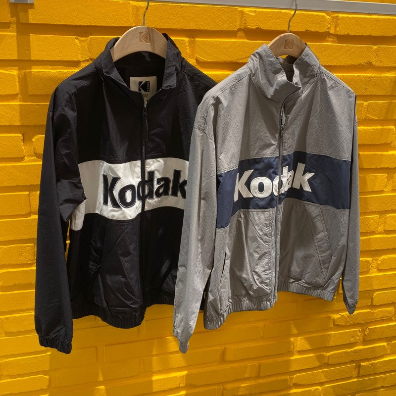 【WE ARE】Korea KODAK Kodak color matching large LOGO jacket K5123EJKQ1