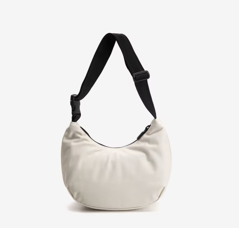 小號【WE ARE】韓國HUNTER 小號HOBO包 HCU3600BSZ