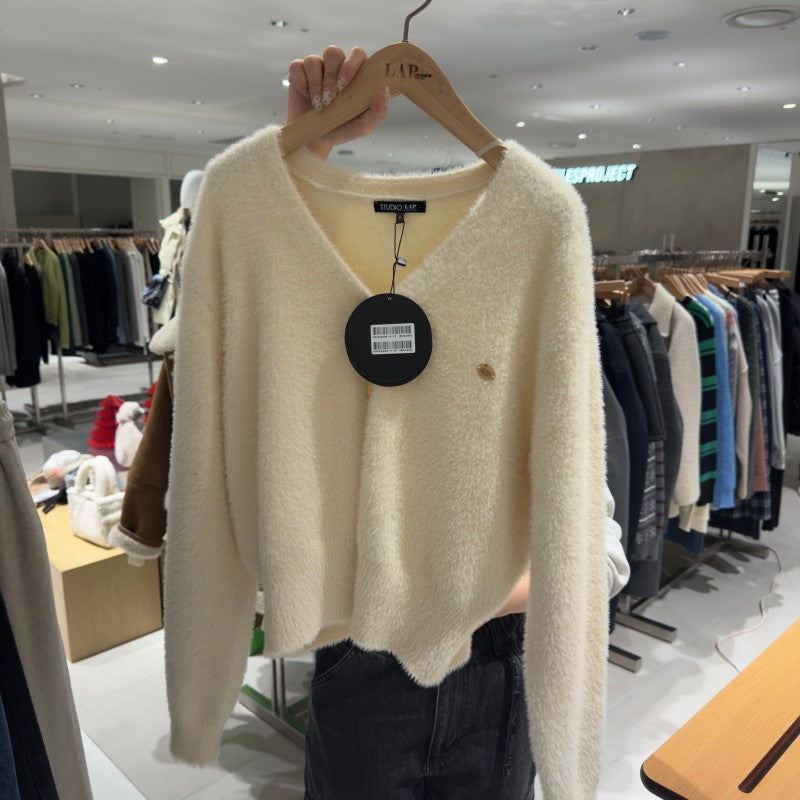 【WE ARE】韓國LAP 琥珀鈕扣Ｖ領毛衣 AR4KGA68
