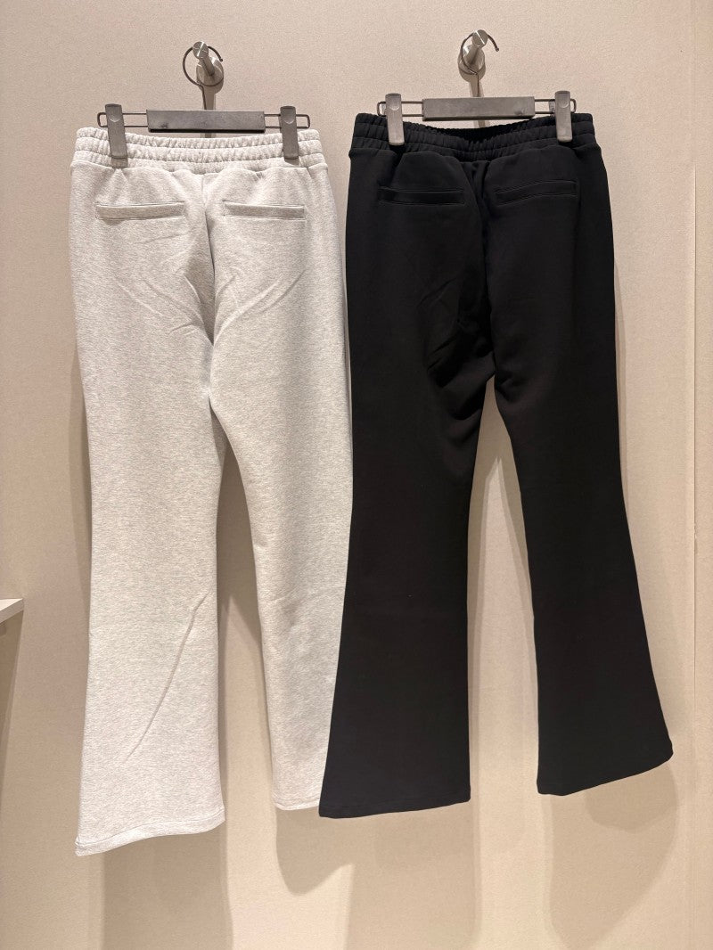 【WE ARE】韓國Diadora休閒微喇叭褲D6122LFP03