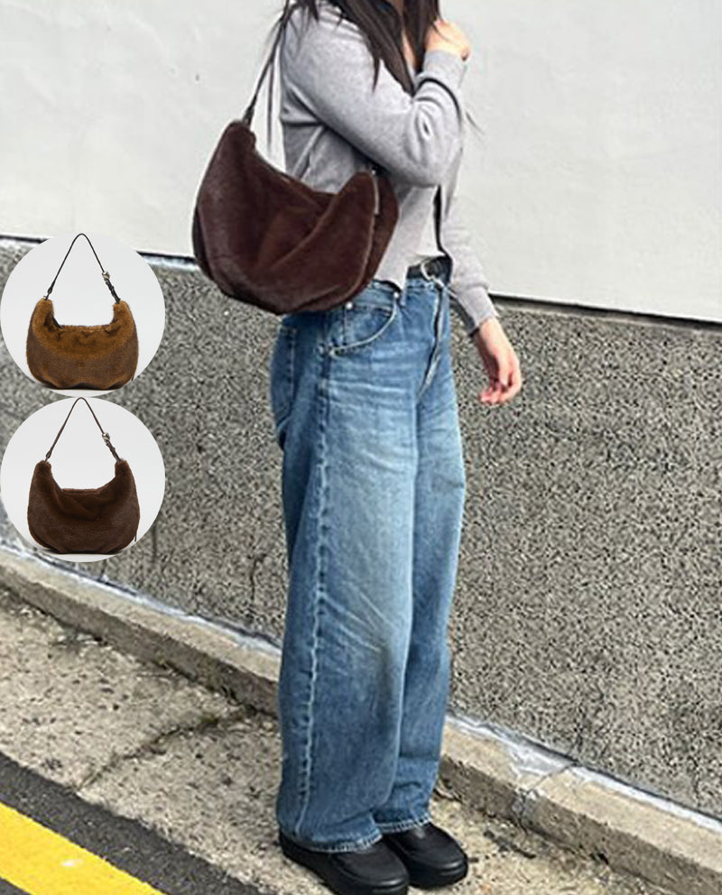 【WE ARE】韓國Archivepke Luv moon bag 毛絨單肩腋下包OVBAX25311