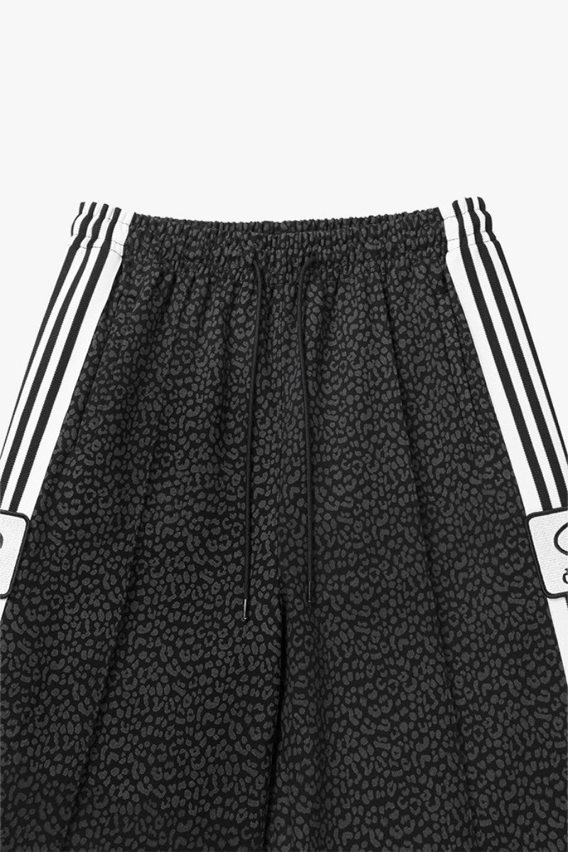 【WE ARE】韓國DONTBELATE 側logo豹紋直筒運動褲