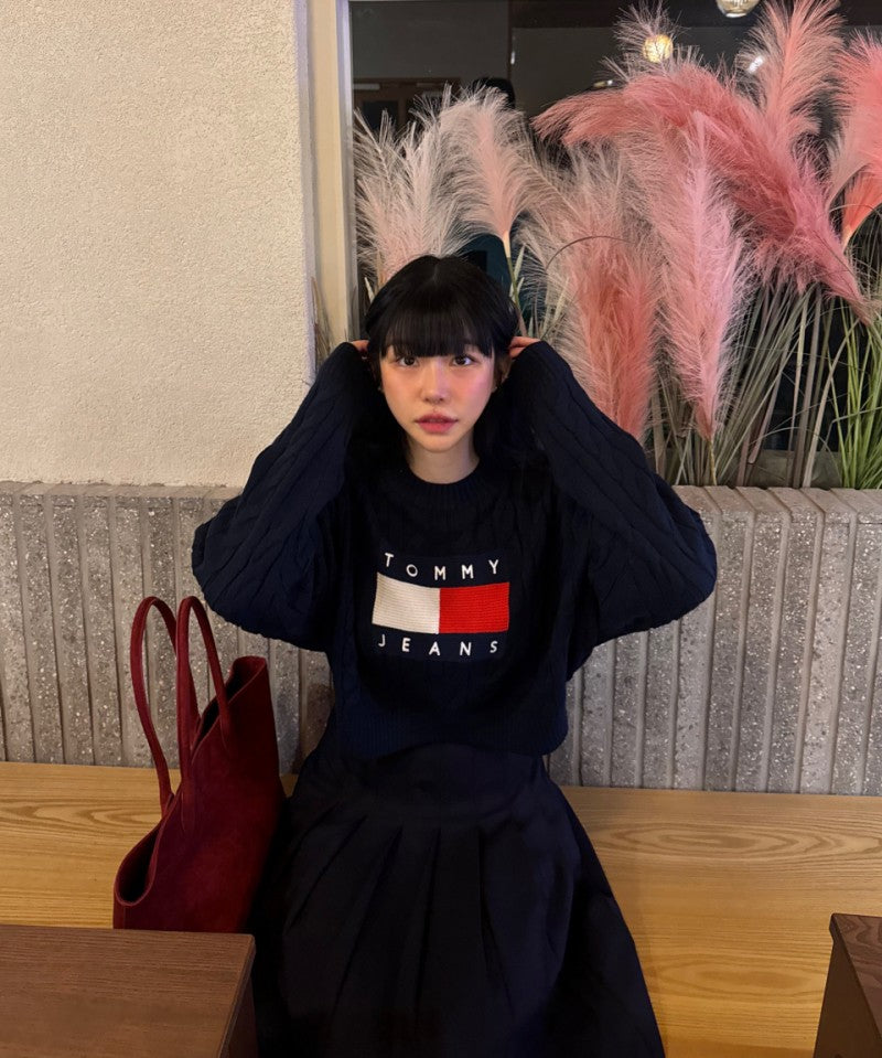 女款【WE ARE】韓國TOMMY JEANS 微短版麻花針織衫  32F6KTO30TWT1