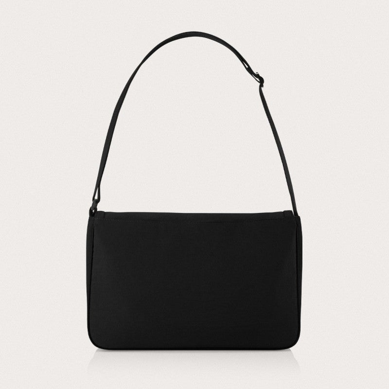 【WE ARE】韓國ALAVAGUE休閒單肩斜挎包만타백 L