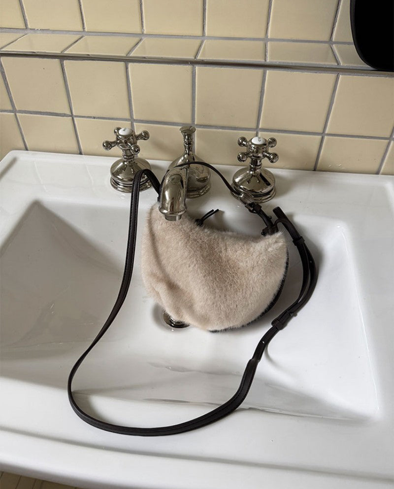 【WE ARE】韓國Archivepke Mini luv moon bag毛絨單肩斜挎包OVBRX25206