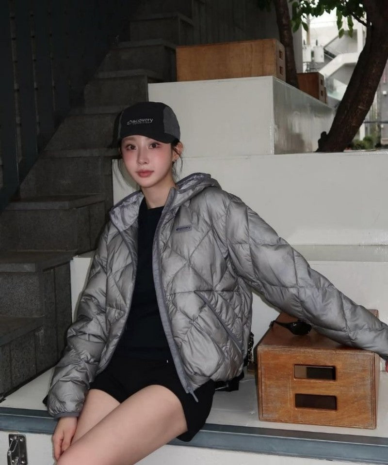 女款【WE ARE】韓國Discovery 菱紋連帽輕羽絨外套DWDJ9M056