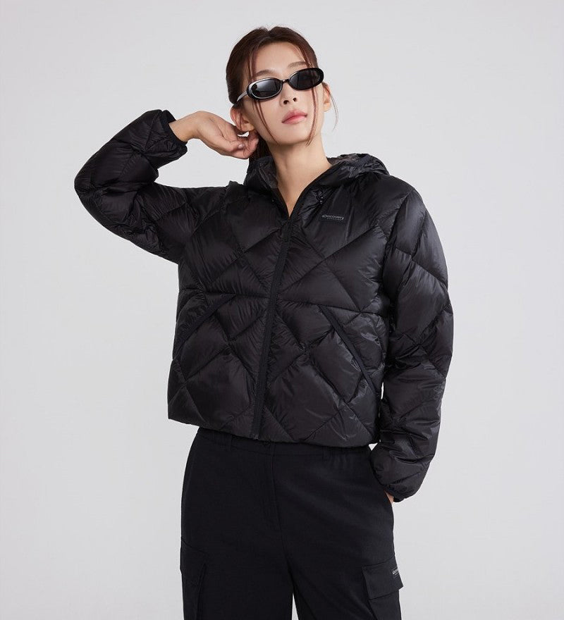 女款【WE ARE】韓國Discovery 菱紋連帽輕羽絨外套DWDJ9M056