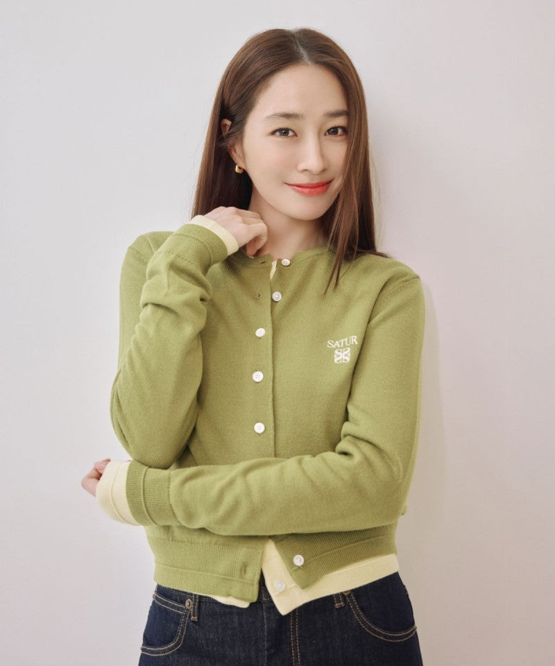 Satur折扣款 大茜自留款【WE ARE】韓國Satur 女款圓領刺繡47%羊毛針織衫 SA261WKC06