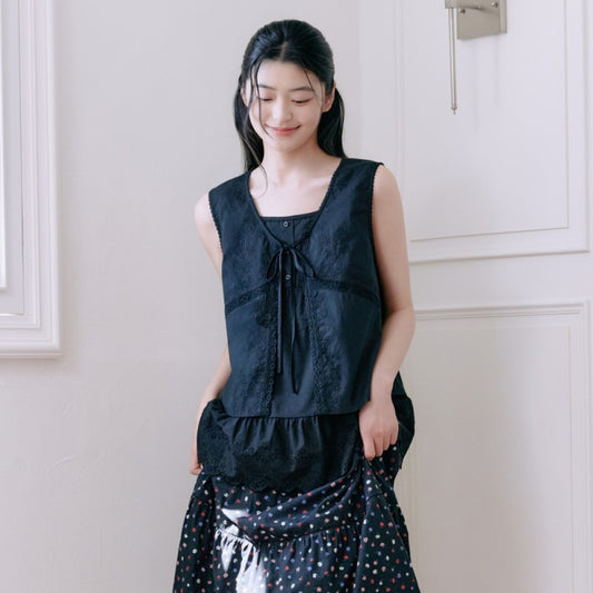 【WE ARE】韓國Thursday Island蕾絲綁帶背心罩衫 T264MVT274W1