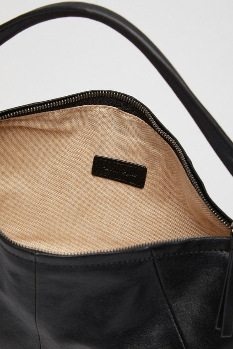 【WE ARE】韓國Archivepke Small fling slouch Bag 手提包OVBSX26251
