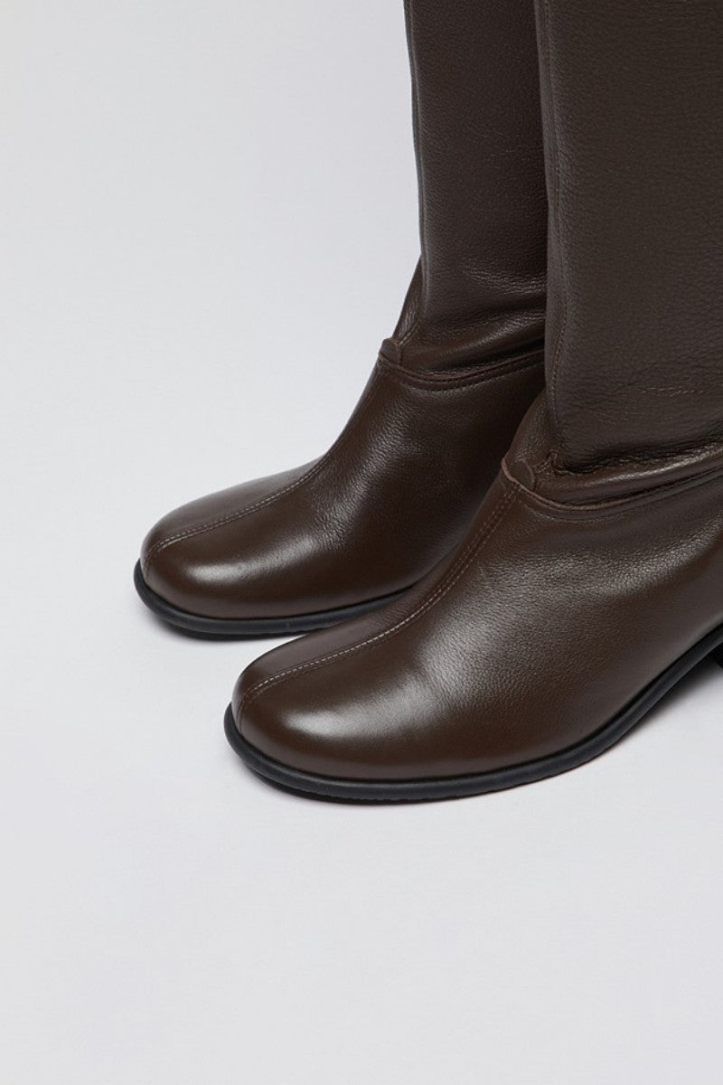 【WE ARE】韓國Archivepke [EXCLUSIVE] Slouch boots 長筒靴子OK3BX26251