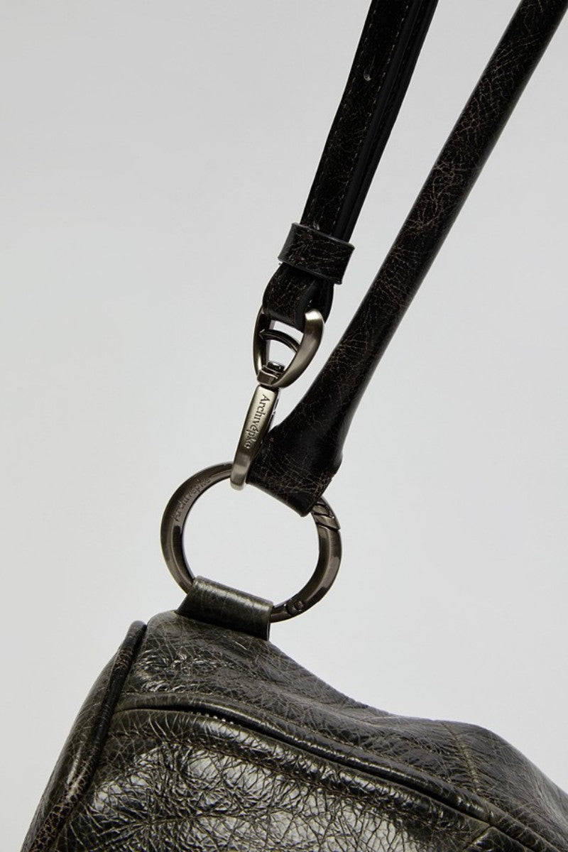 【WE ARE】韓國Archivepke Fling slouch Bag OVBAX26252