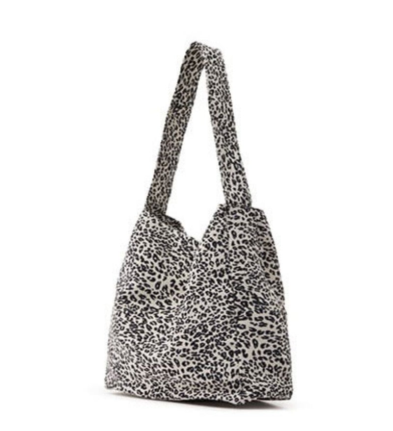 【WE ARE】韓國LAP休閒豹紋單肩包AR7XA811