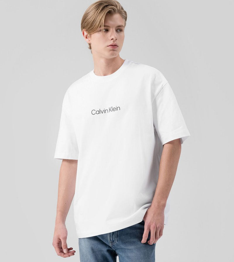 免稅版 劉以豪同款【WE ARE】韓國Calvin Klein 男款膠印短袖T恤 40HM228