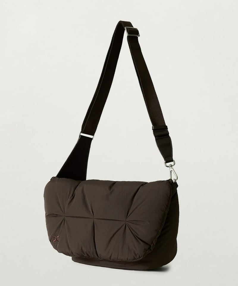 【WE ARE】韓國Satur休閒單肩包SA255UAB22