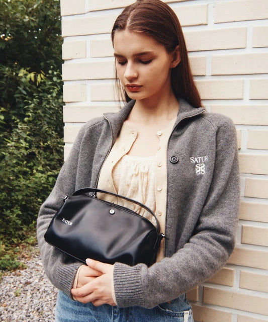 【WE ARE】韓國Satur休閒單肩斜挎包SA255UAB35