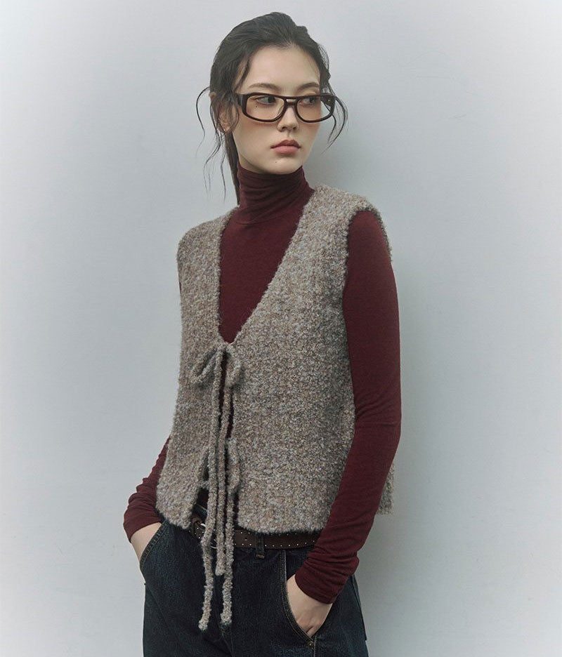 【WE ARE】韓國LAP 前綁帶Ｖ領針織背心 AR4KVB60