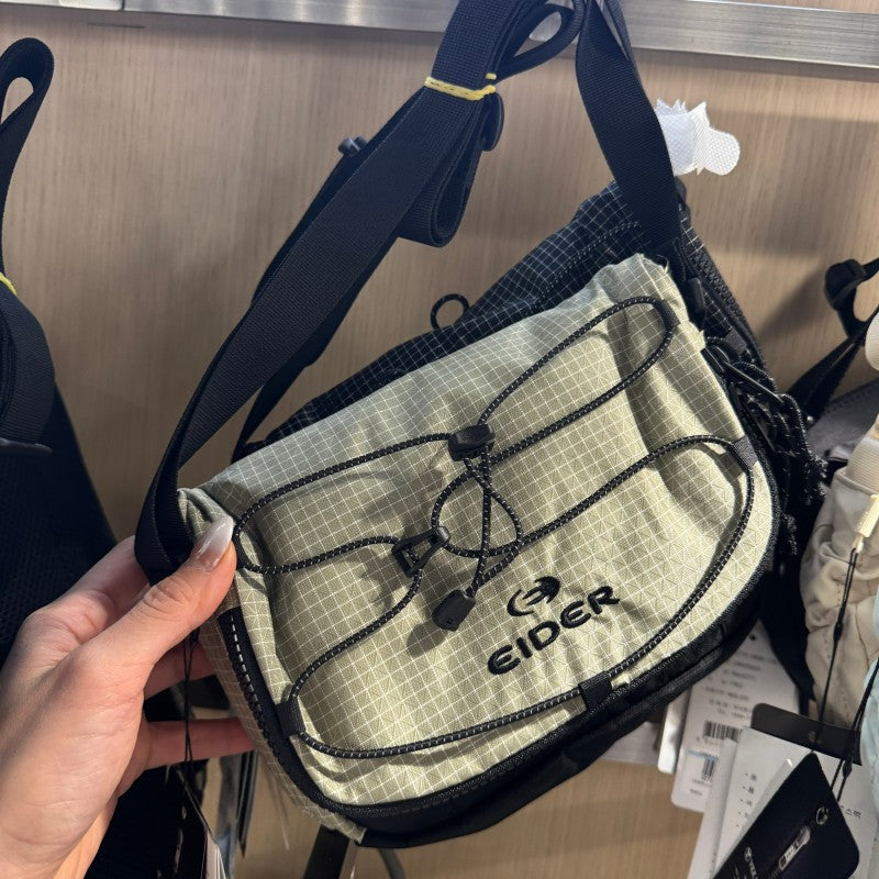 特價款【WE ARE】韓國EIDER單肩斜挎包DUA25B46