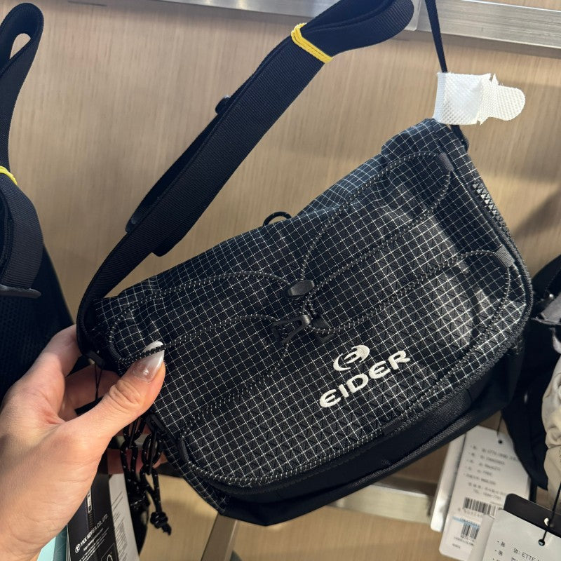 特價款【WE ARE】韓國EIDER單肩斜挎包DUA25B46