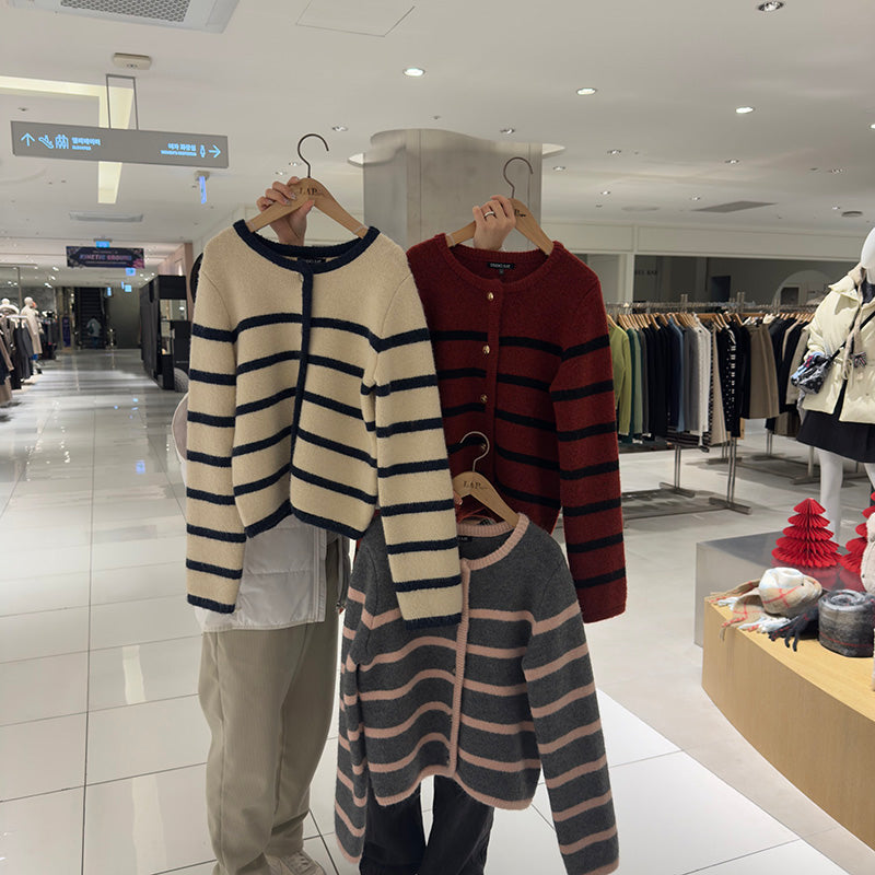 【WE ARE】韓國LAP 小香風金屬扣條紋針織外套 AR4KGA69