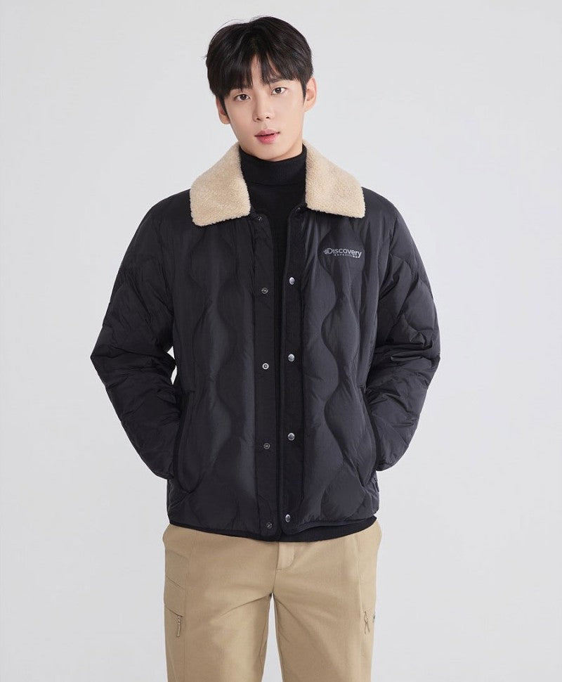 男款【WE ARE】韓國Discovery 羊羔毛翻領鴨絨羽絨夾克 DMDJ81056