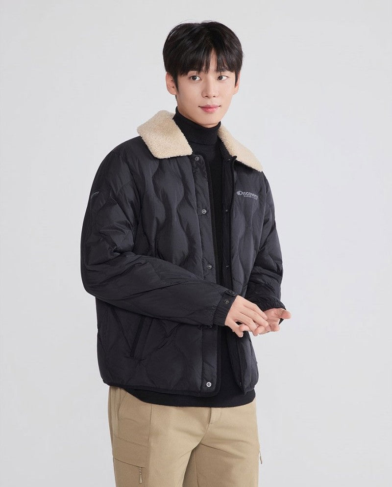 男款【WE ARE】韓國Discovery 羊羔毛翻領鴨絨羽絨夾克 DMDJ81056