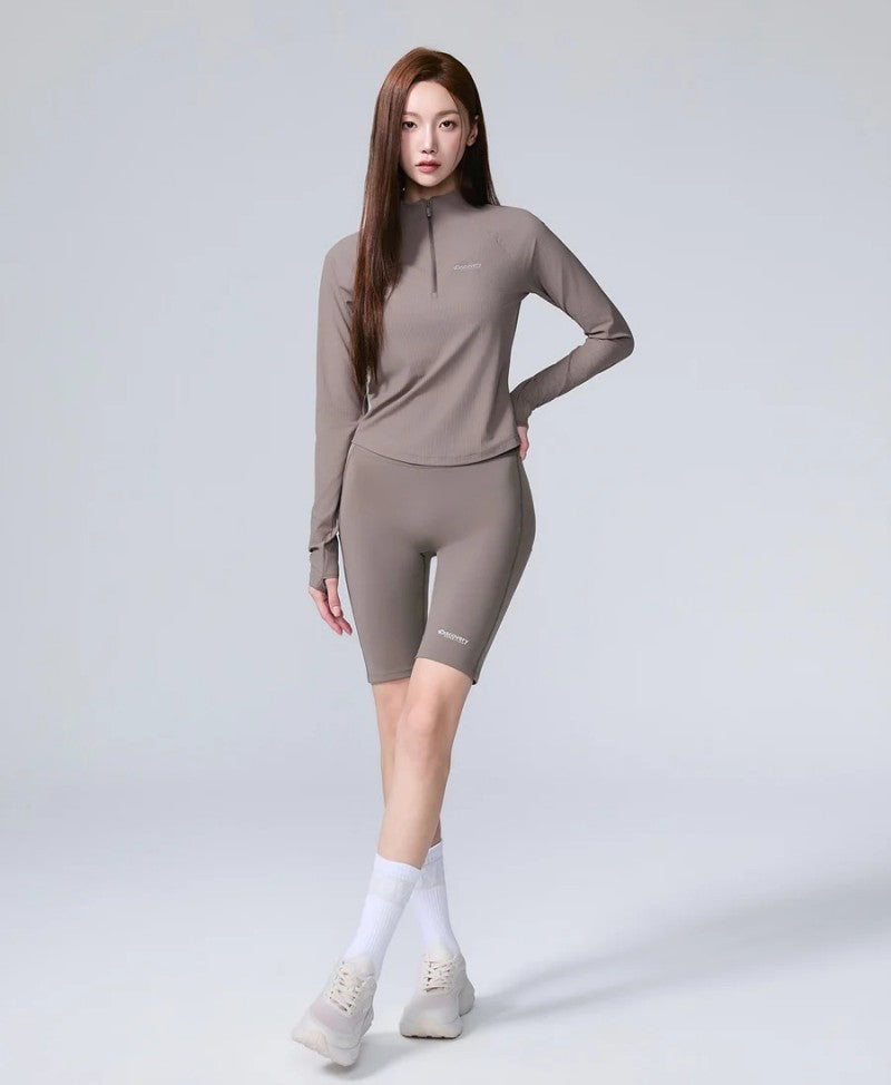 女款【WE ARE】韓國Discovery半拉鏈領上衣DWZT4A064