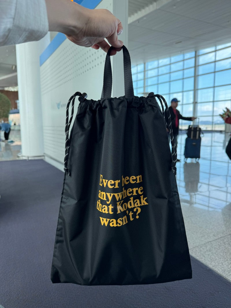 【現貨】機場提貨【WE ARE】韓國KODAK柯達抽繩手提袋K230431BLK1