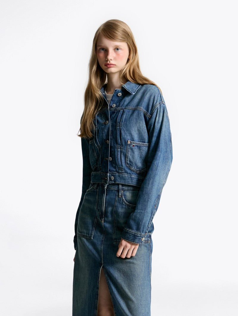 女款【WE ARE】韓國TOMMY JEANS 短版背面刺繡刷舊牛仔外套  T32F6NJC12TWT1