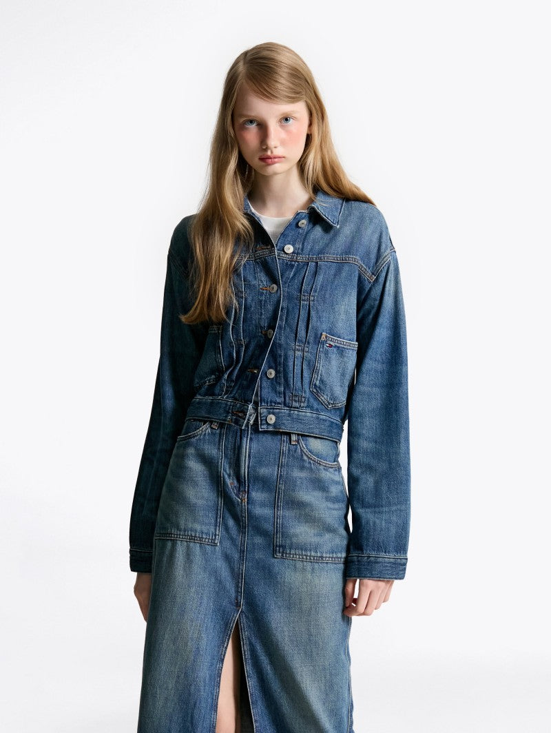 女款【WE ARE】韓國TOMMY JEANS 短版背面刺繡刷舊牛仔外套  T32F6NJC12TWT1