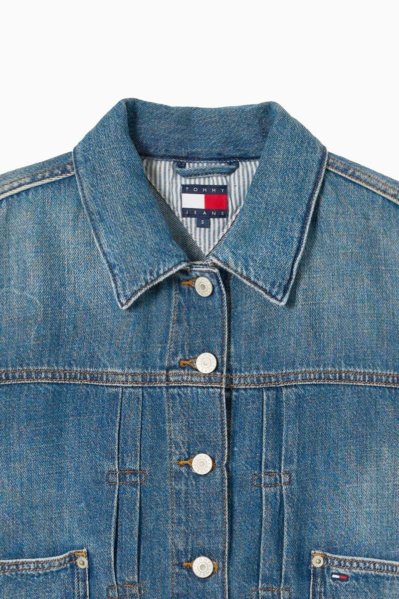 女款【WE ARE】韓國TOMMY JEANS 短版背面刺繡刷舊牛仔外套  T32F6NJC12TWT1