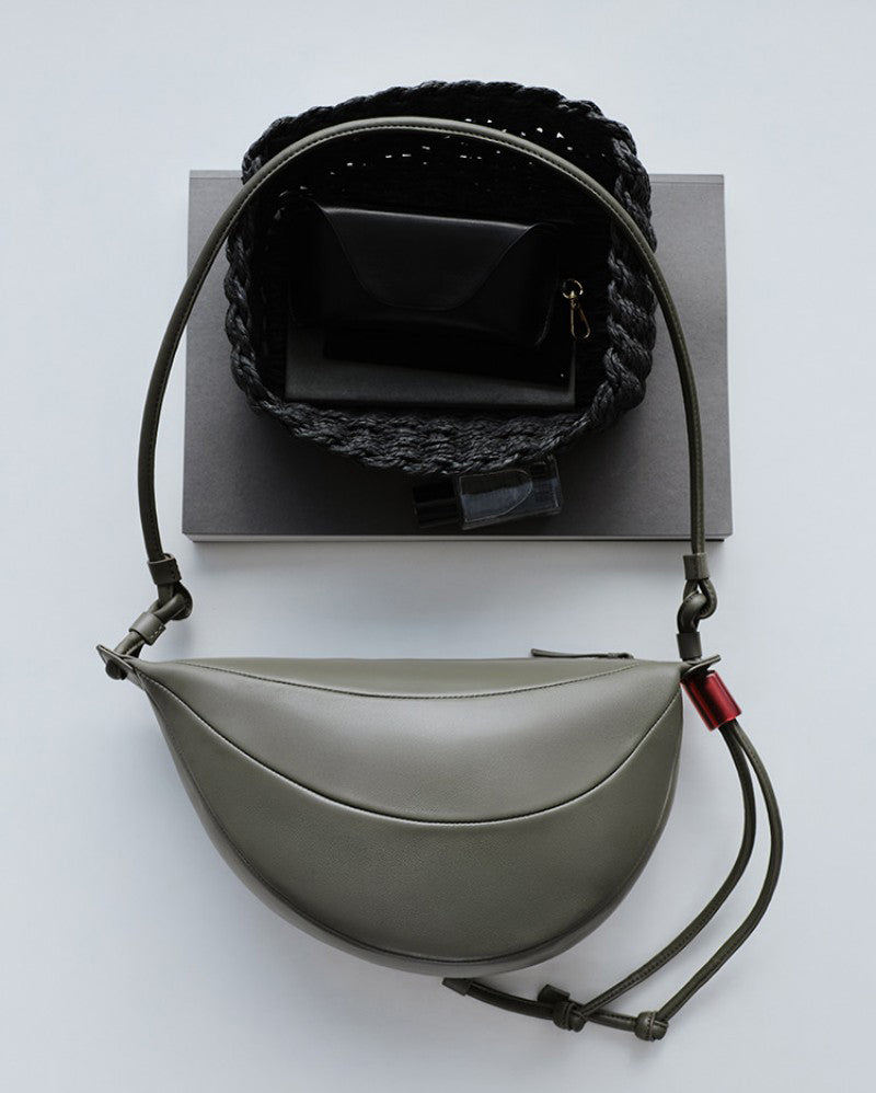 【WE ARE】Korea Archivepke Fling bag OVBAX25001/25002/25201