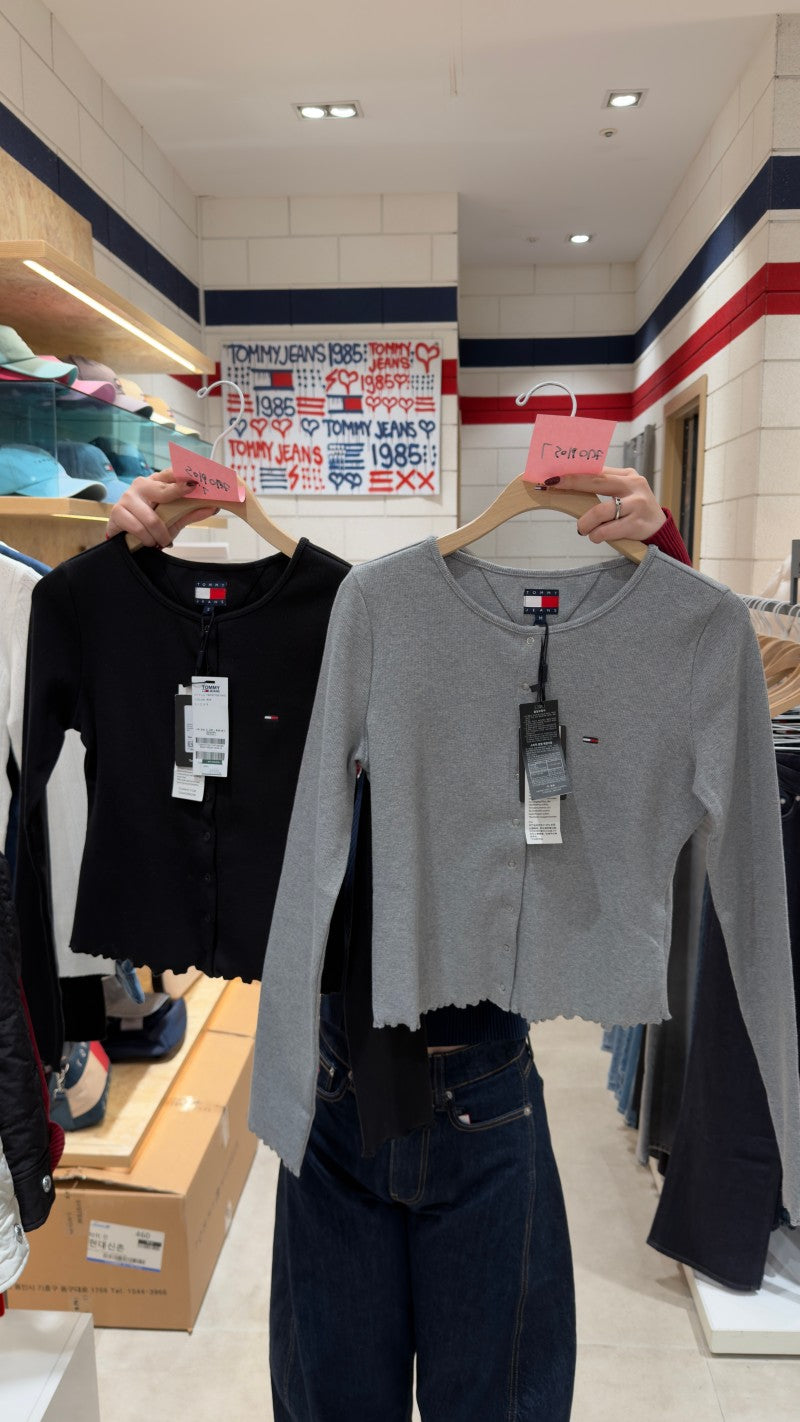 女款【WE ARE】韓國TOMMY JEANS 木耳邊針織衫  T32F6TTO01TWT2